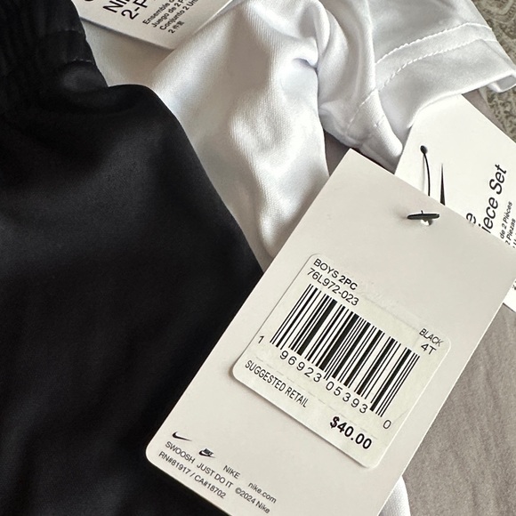 Nike Shorts and Polo Shirt set - Picture 2 of 5